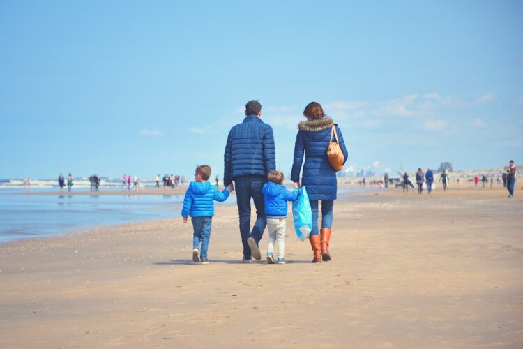 Promenade au bord de la mer