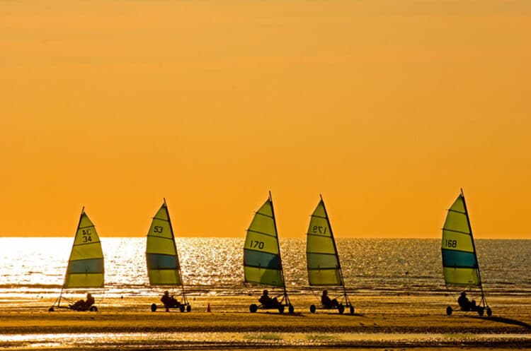 Char à voile sur la plage au Touquet